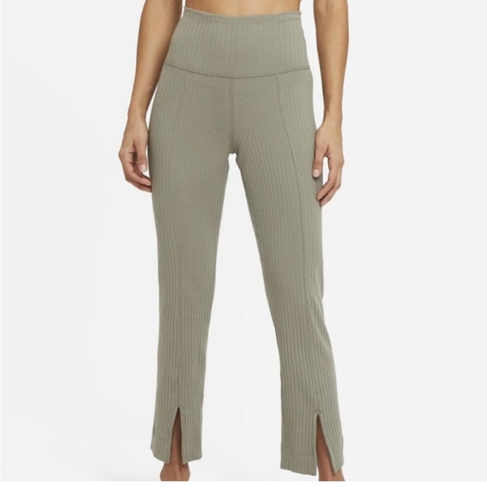 Nike yoga 7/8 ribbed green stretchy leggings pants